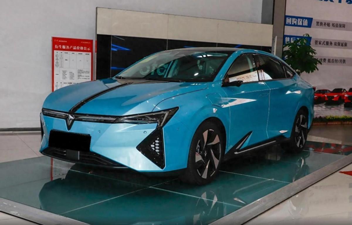 這款合資B級車,純電續航520km,6.9秒破百,家用適合嗎?