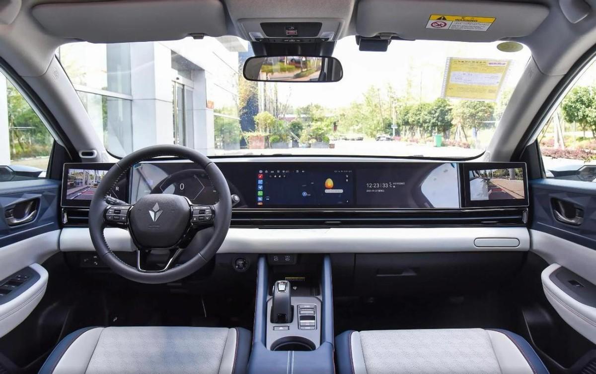 這款合資B級車,純電續航520km,6.9秒破百,家用適合嗎?