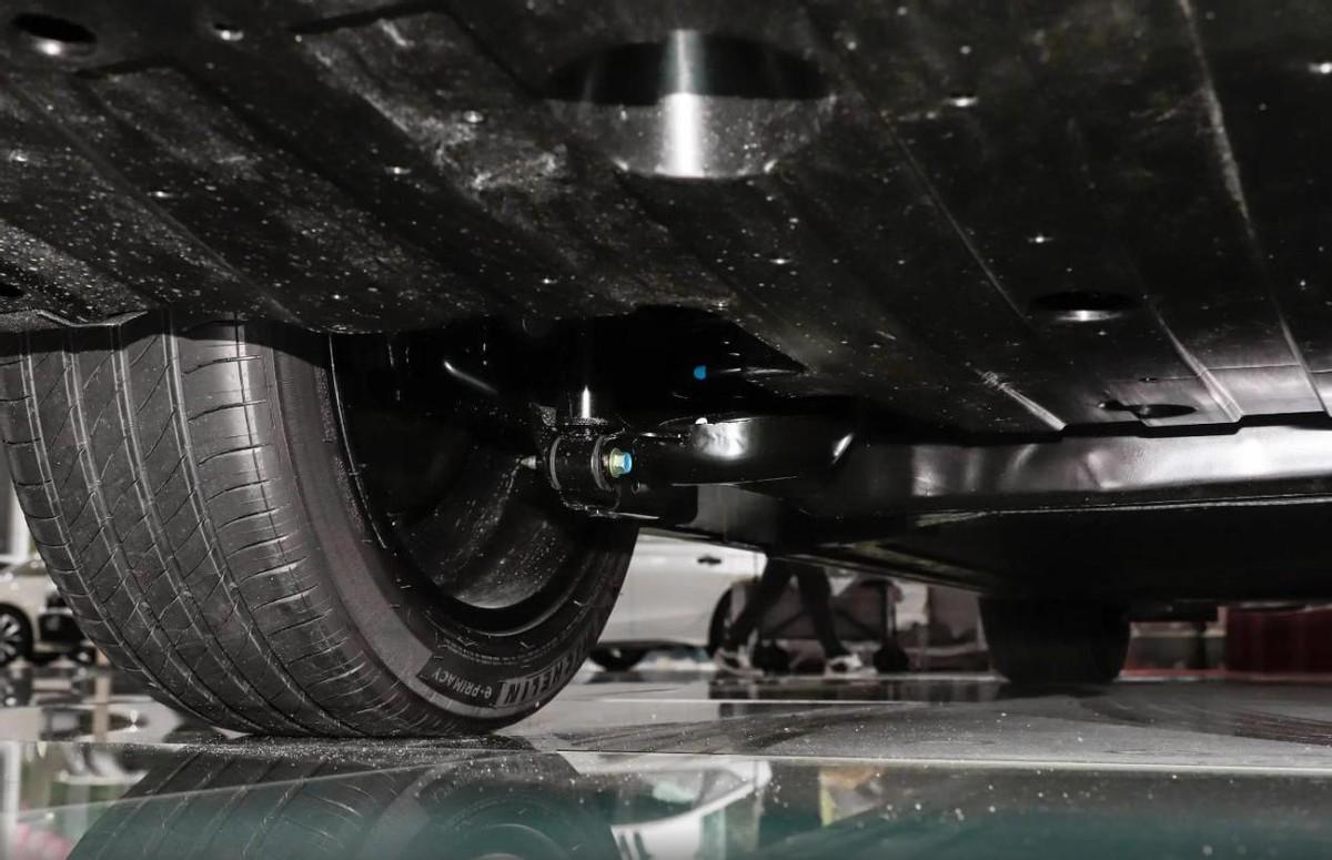 這款合資B級車,純電續航520km,6.9秒破百,家用適合嗎?
