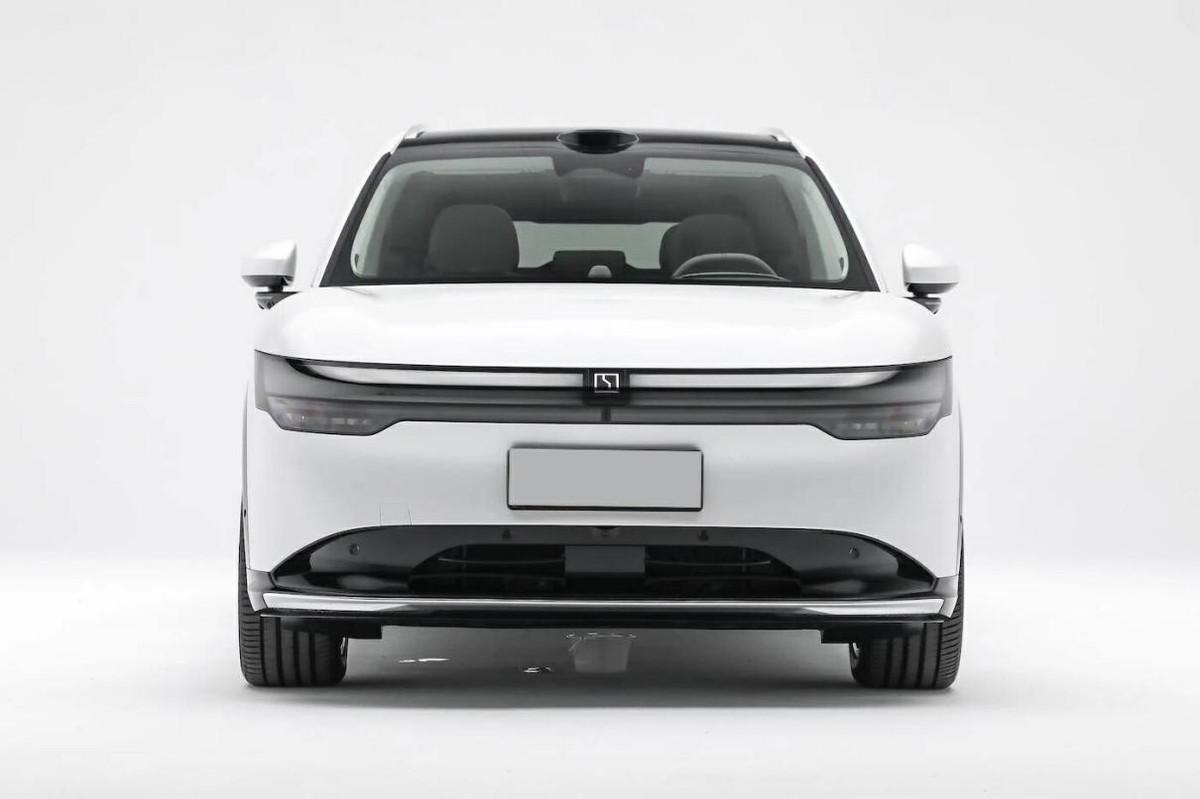 入門即頂配,標配800V快充,軸距超2米9,極氪7X劍指Model Y?